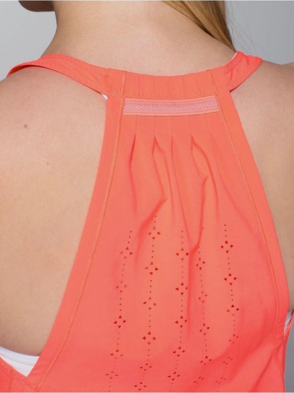 Lululemon In A Flash Singlet - Picture 3 of 9